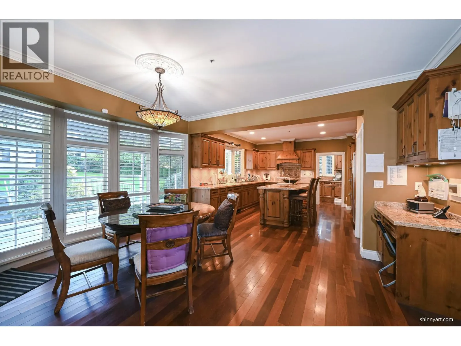 1368 MINTO CRESCENT