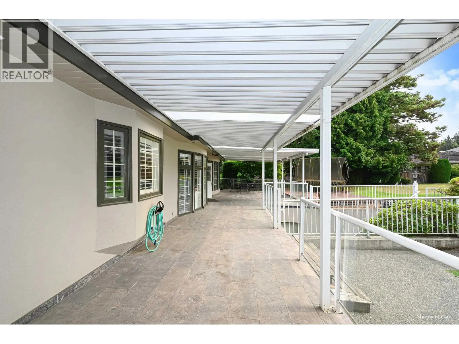 1368 MINTO CRESCENT