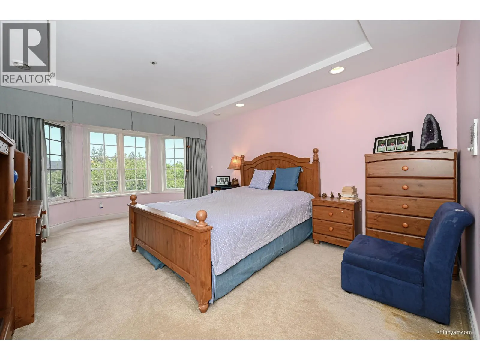 1368 MINTO CRESCENT