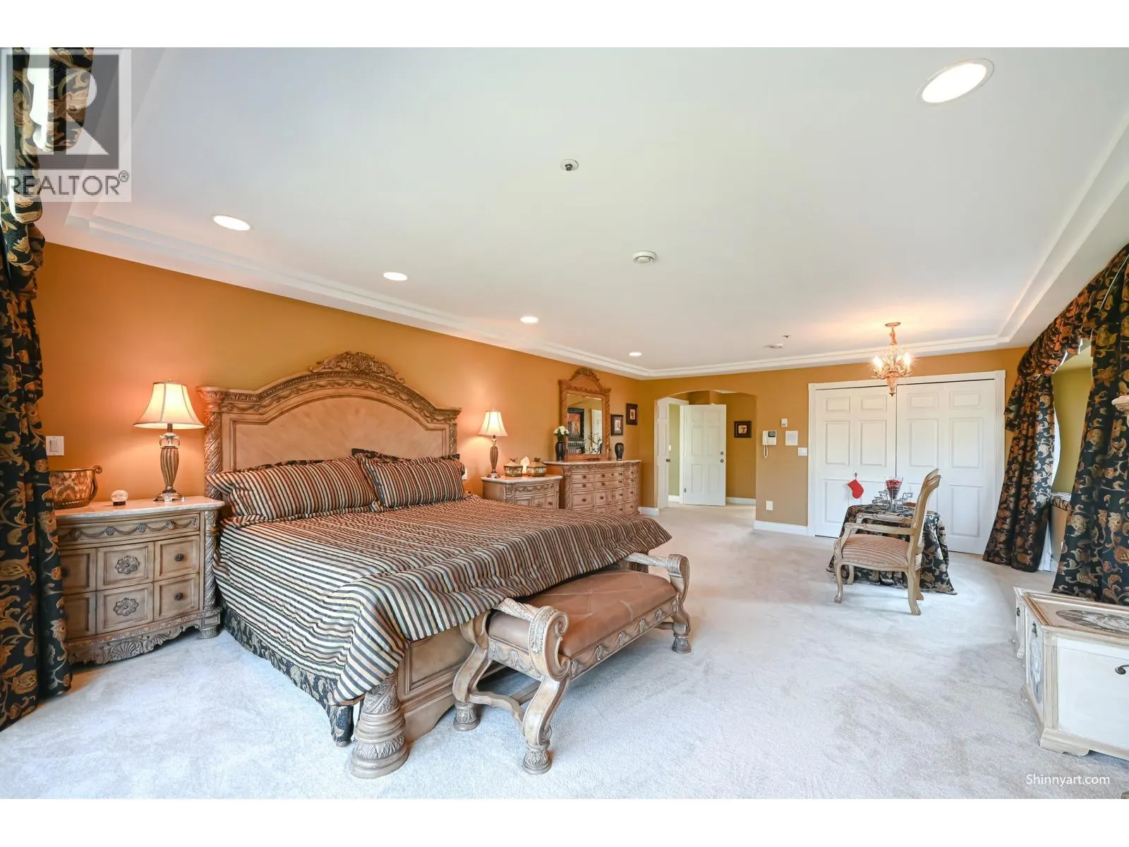 1368 MINTO CRESCENT