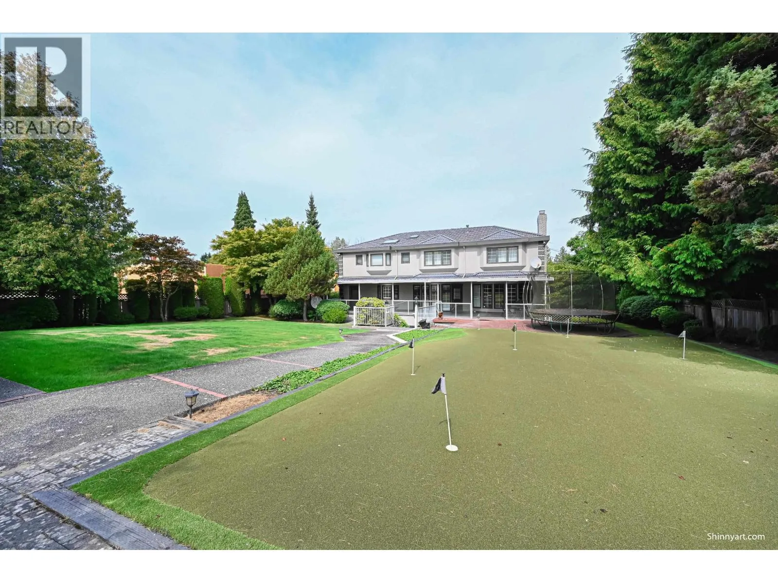 1368 MINTO CRESCENT