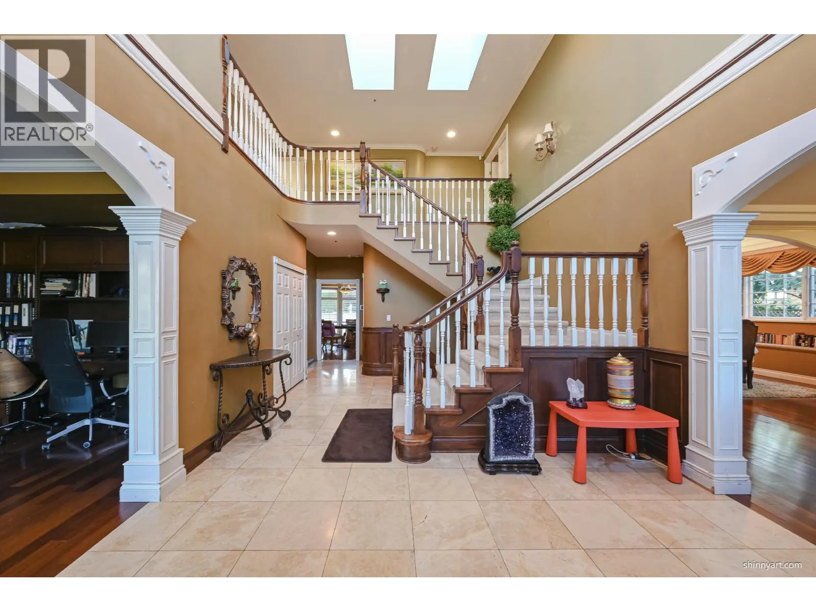 1368 MINTO CRESCENT