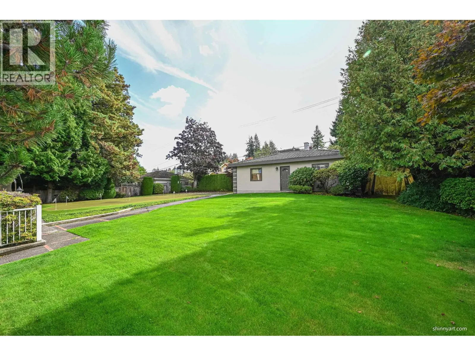1368 MINTO CRESCENT