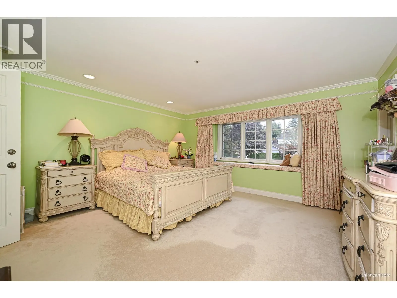 1368 MINTO CRESCENT