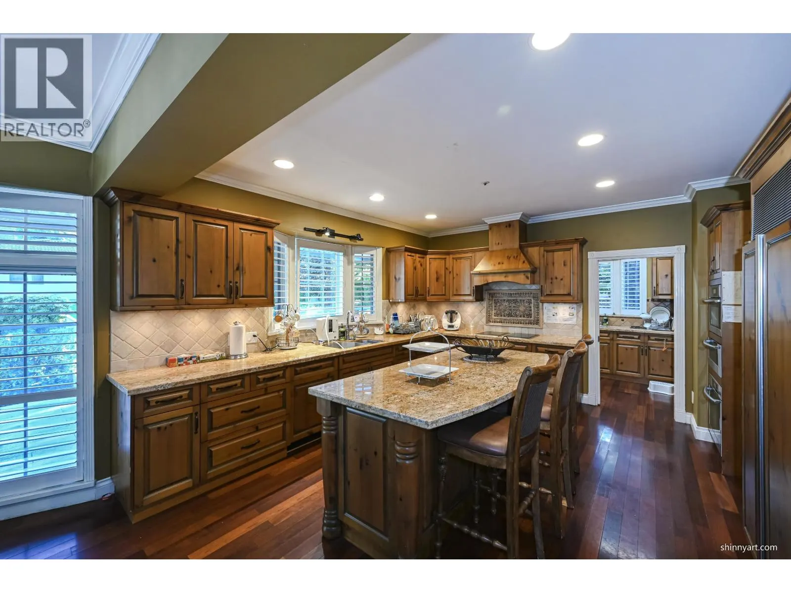 1368 MINTO CRESCENT