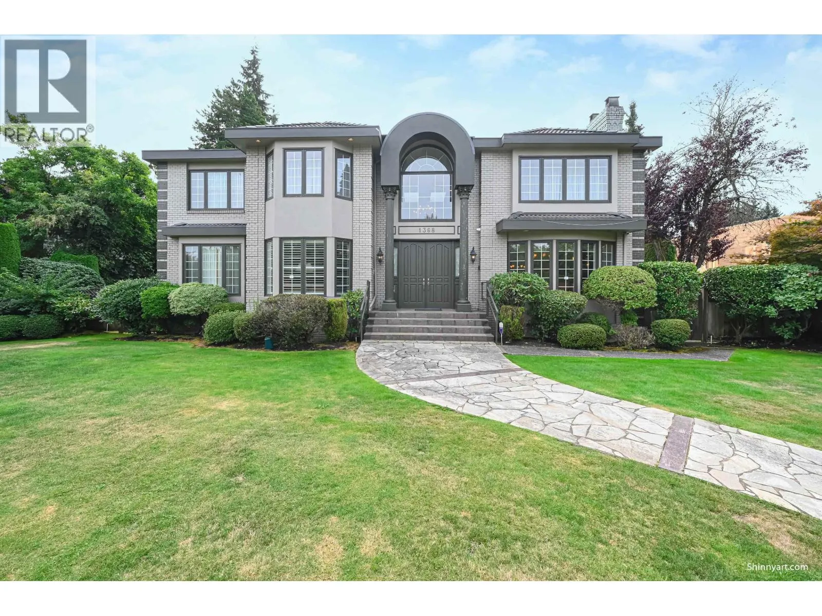 1368 MINTO CRESCENT