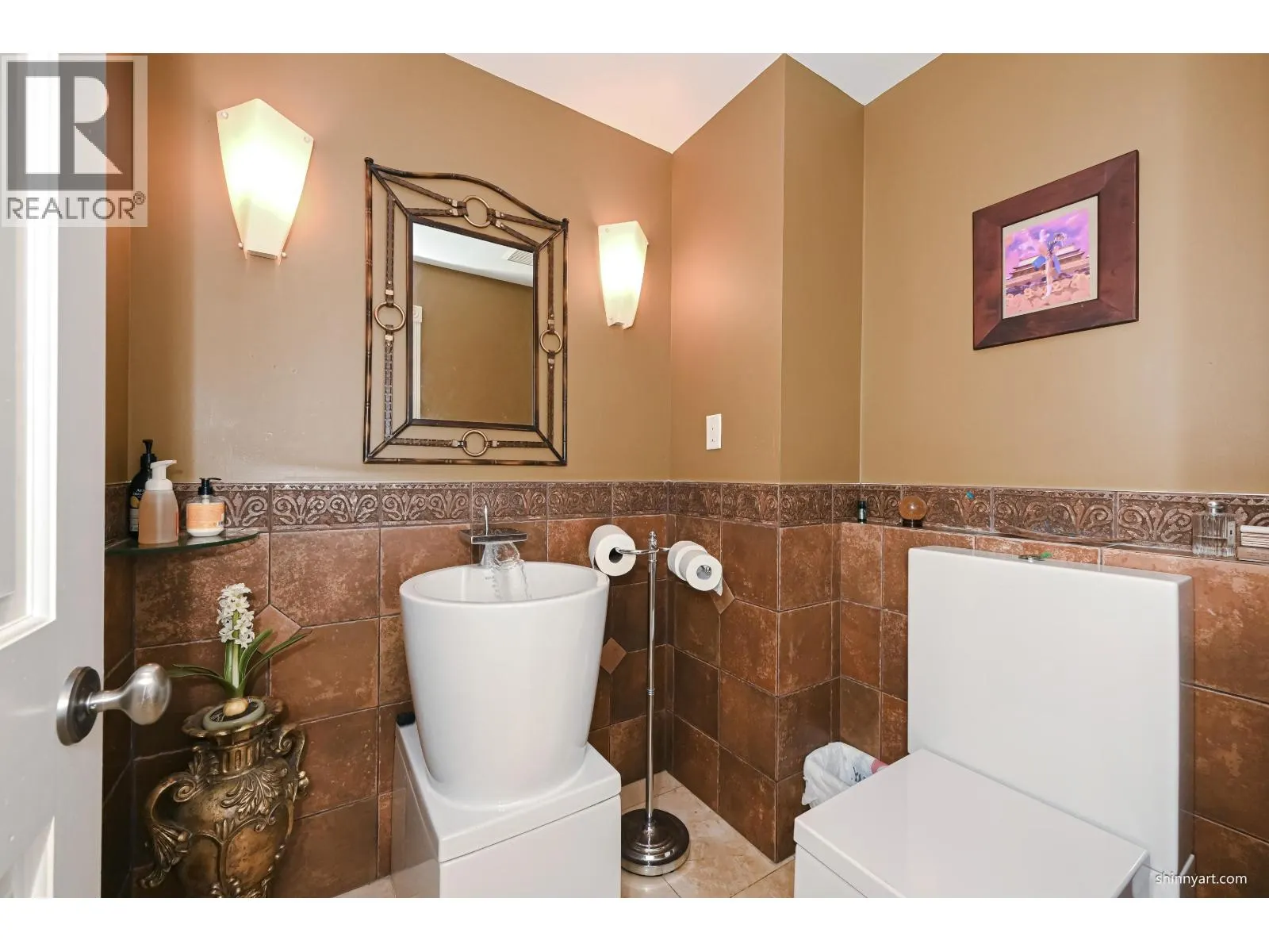 1368 MINTO CRESCENT
