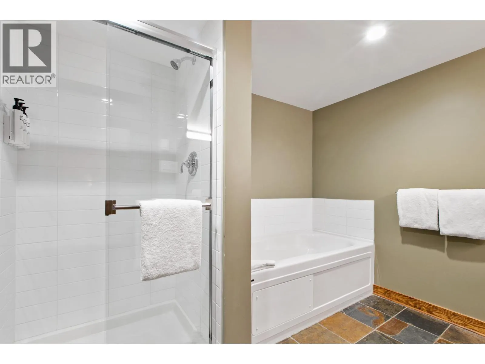 310G2 4653 BLACKCOMB WAY