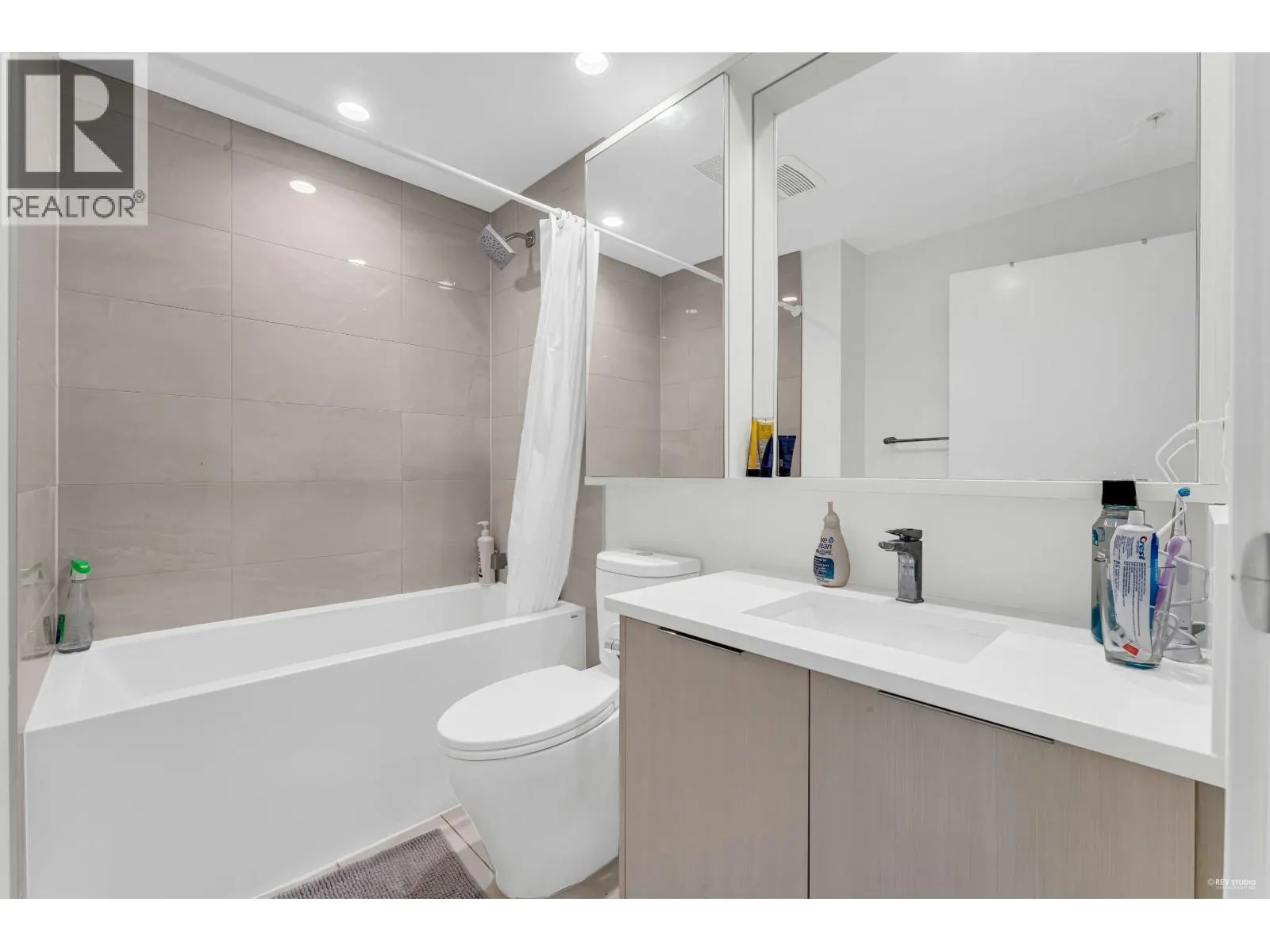 1704 4465 JUNEAU STREET