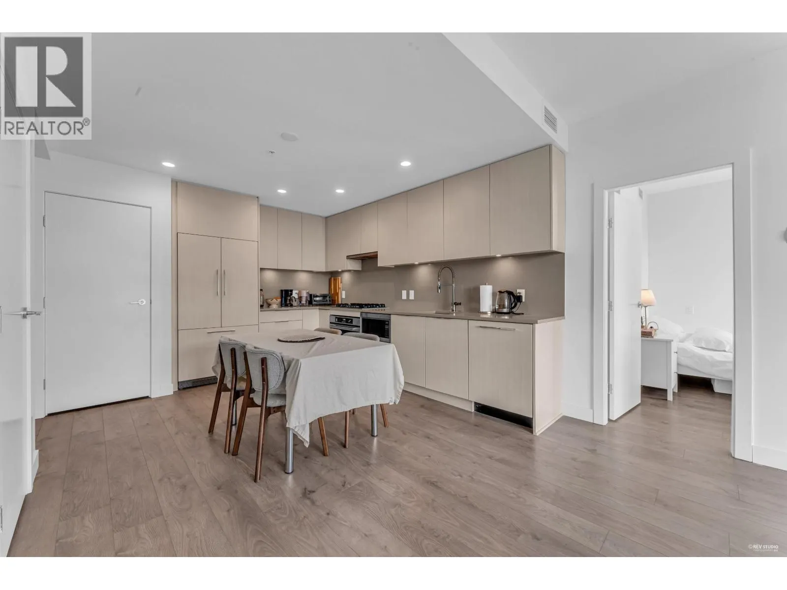 1704 4465 JUNEAU STREET
