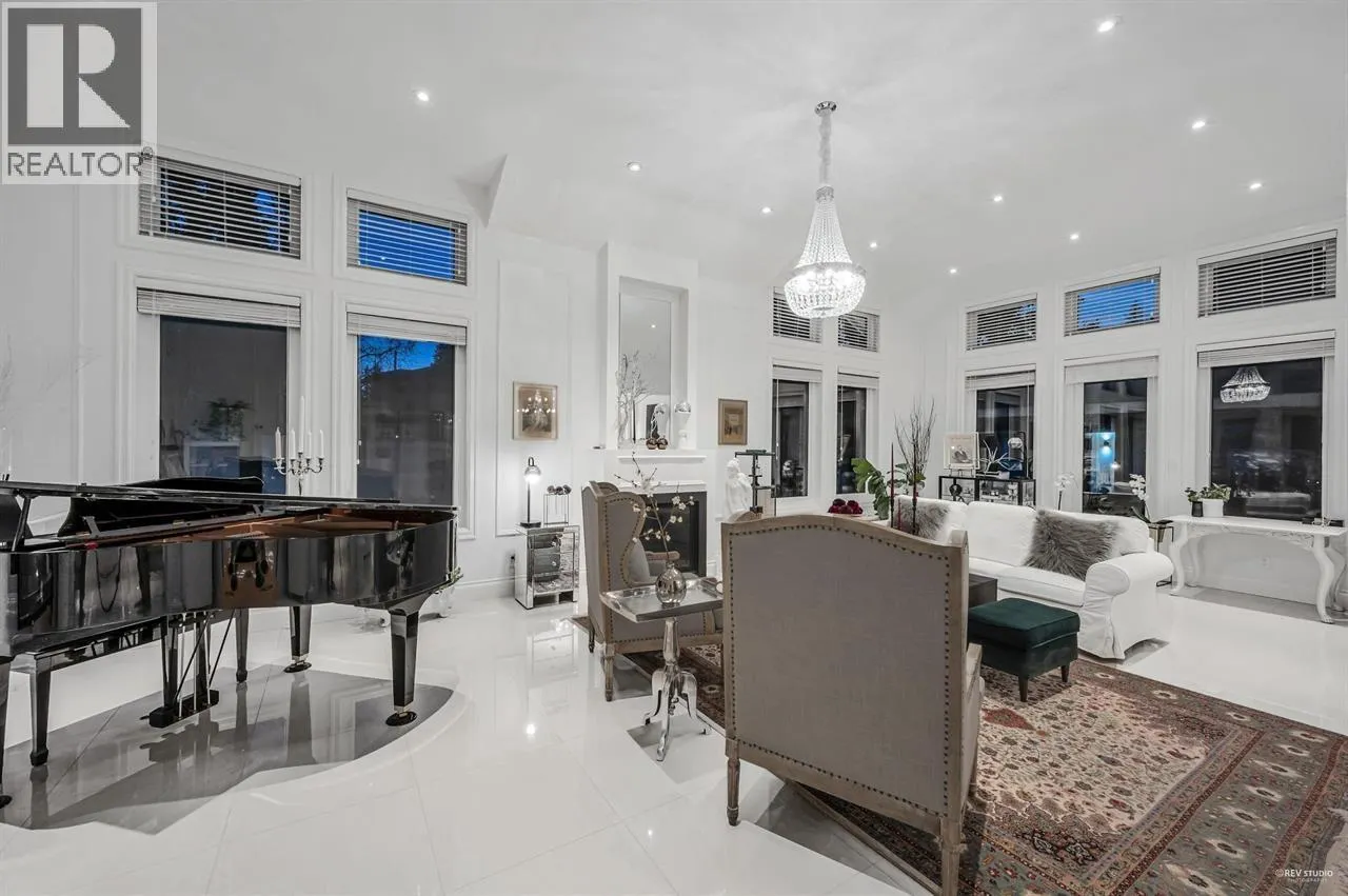 4511 CAPILANO ROAD