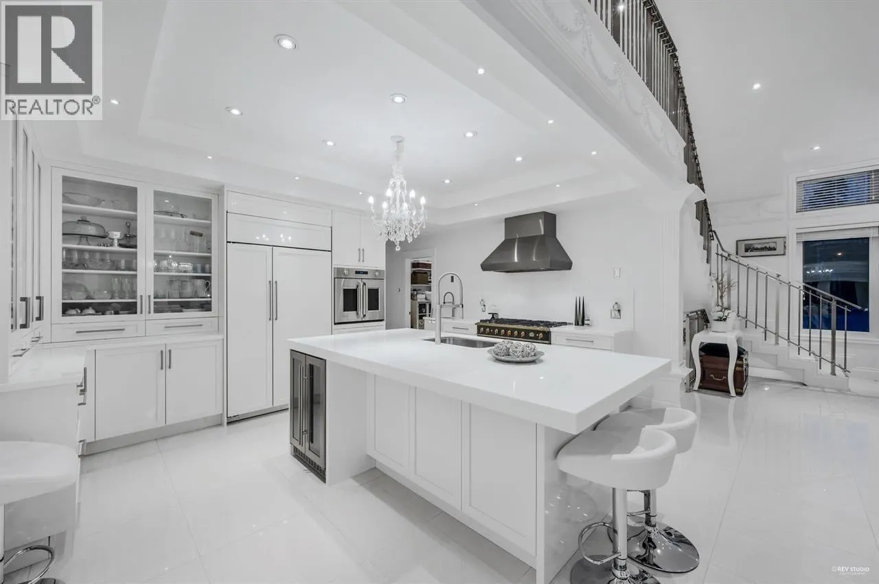 4511 CAPILANO ROAD