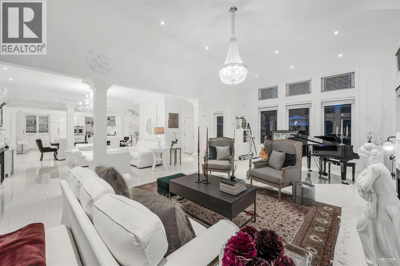 4511 CAPILANO ROAD