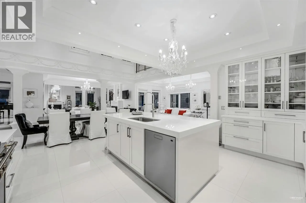 4511 CAPILANO ROAD