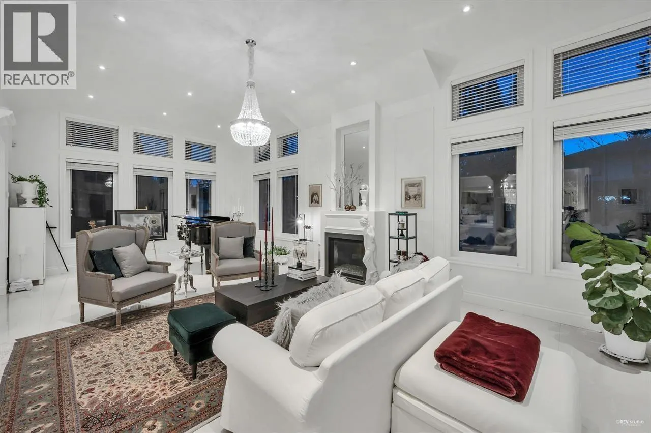 4511 CAPILANO ROAD