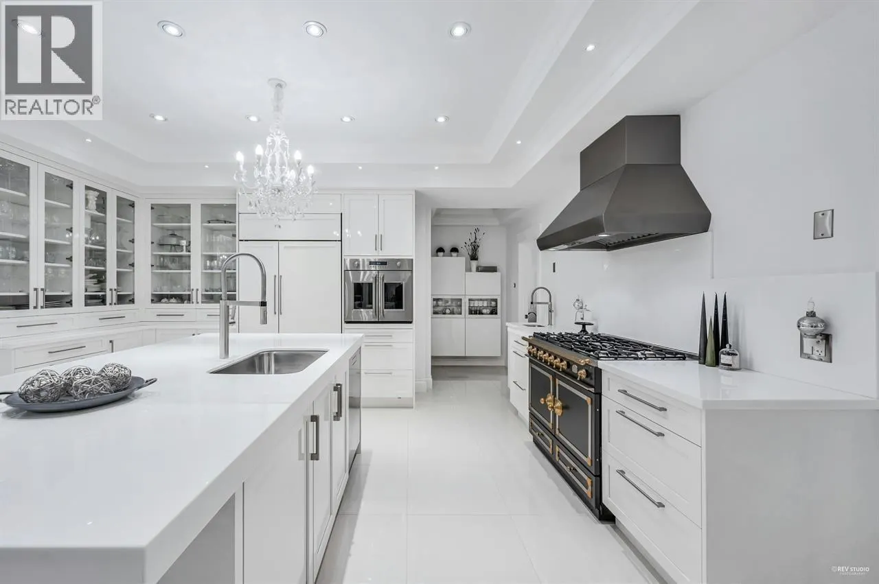 4511 CAPILANO ROAD