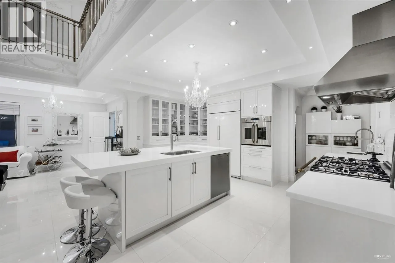 4511 CAPILANO ROAD