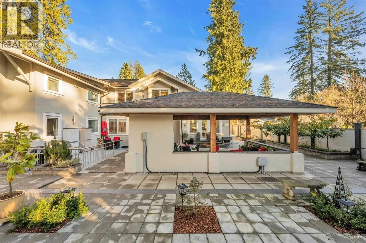 4511 CAPILANO ROAD