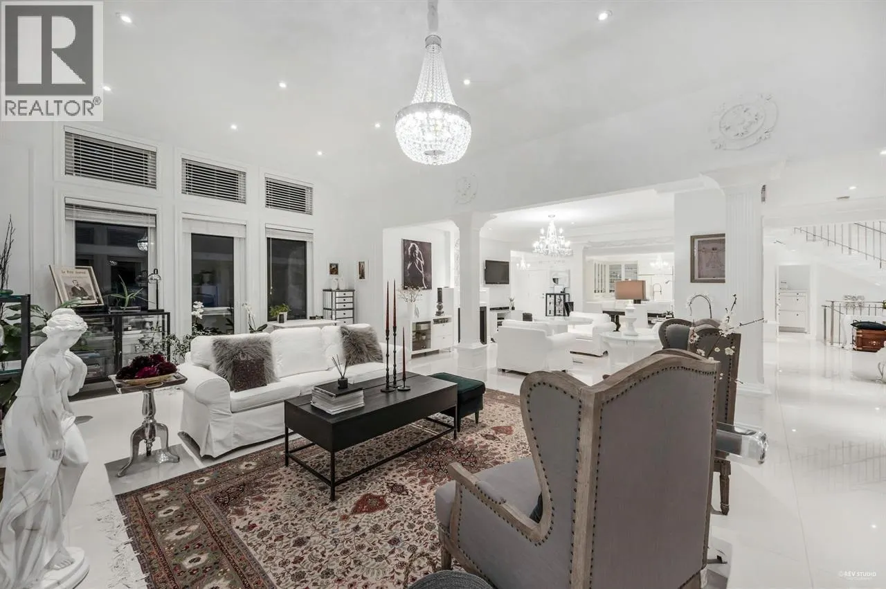 4511 CAPILANO ROAD