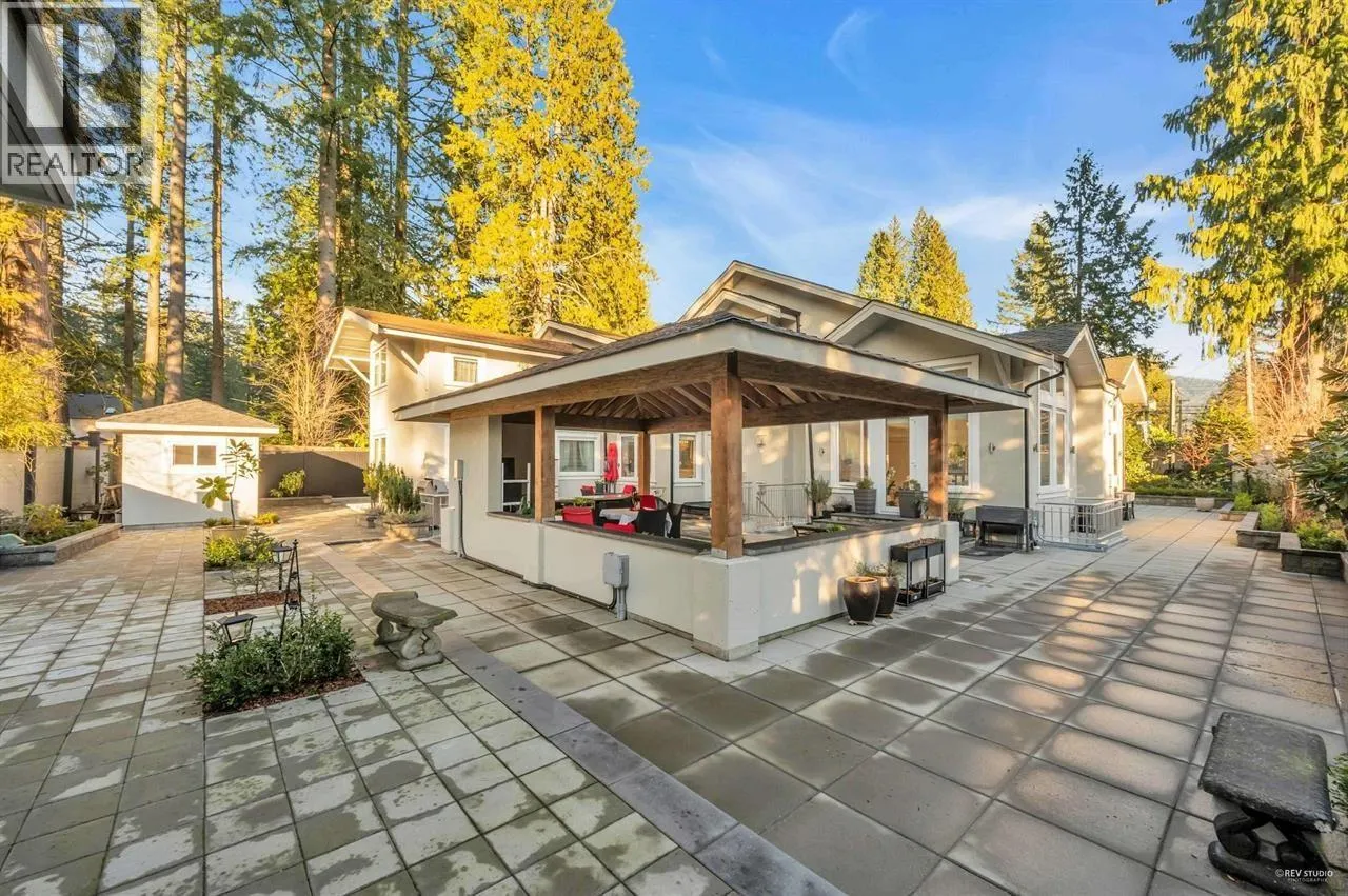 4511 CAPILANO ROAD