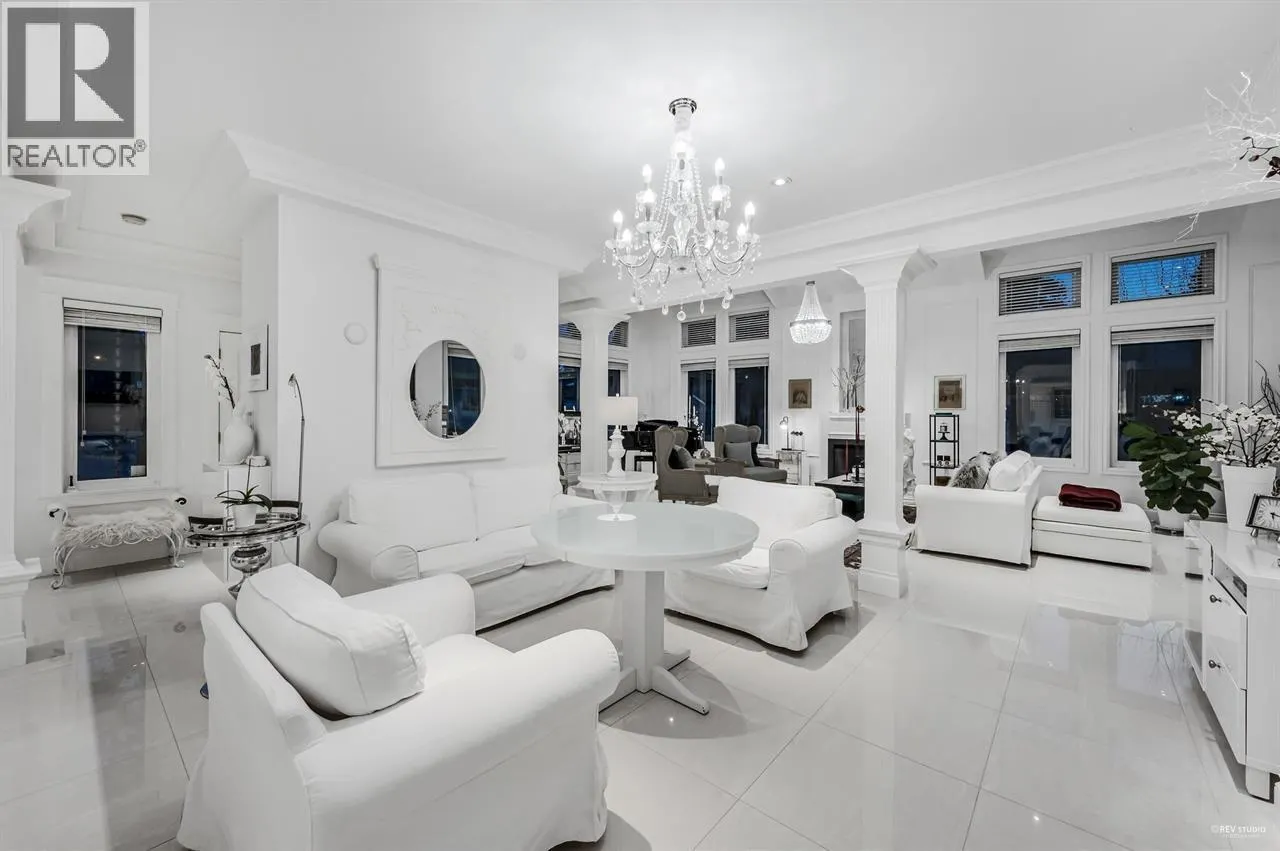 4511 CAPILANO ROAD