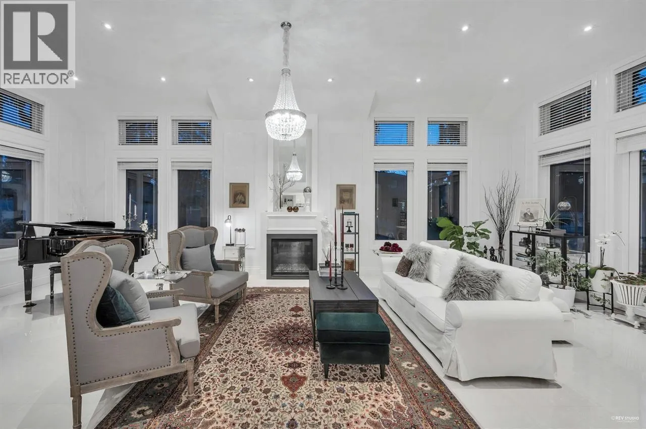 4511 CAPILANO ROAD