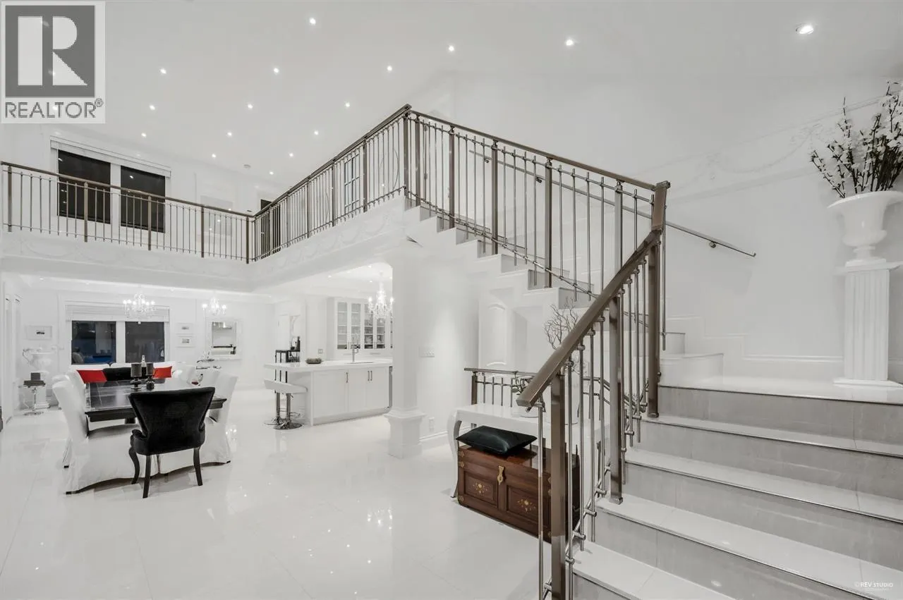 4511 CAPILANO ROAD