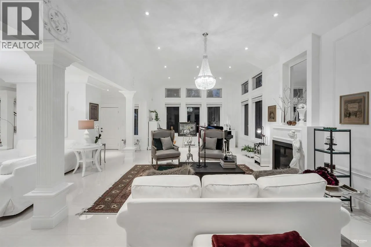 4511 CAPILANO ROAD