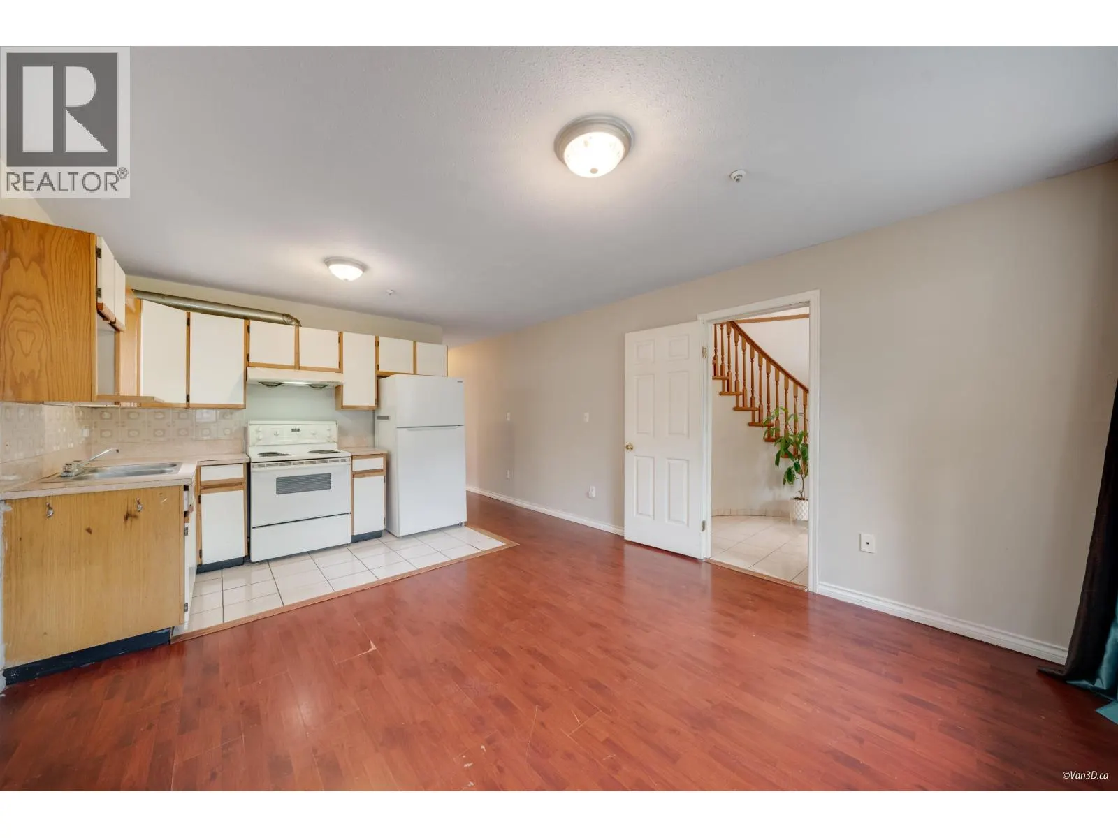 4021 VICTORIA DRIVE
