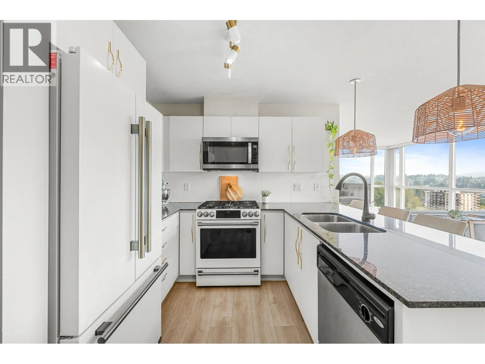 2306 4888 BRENTWOOD DRIVE