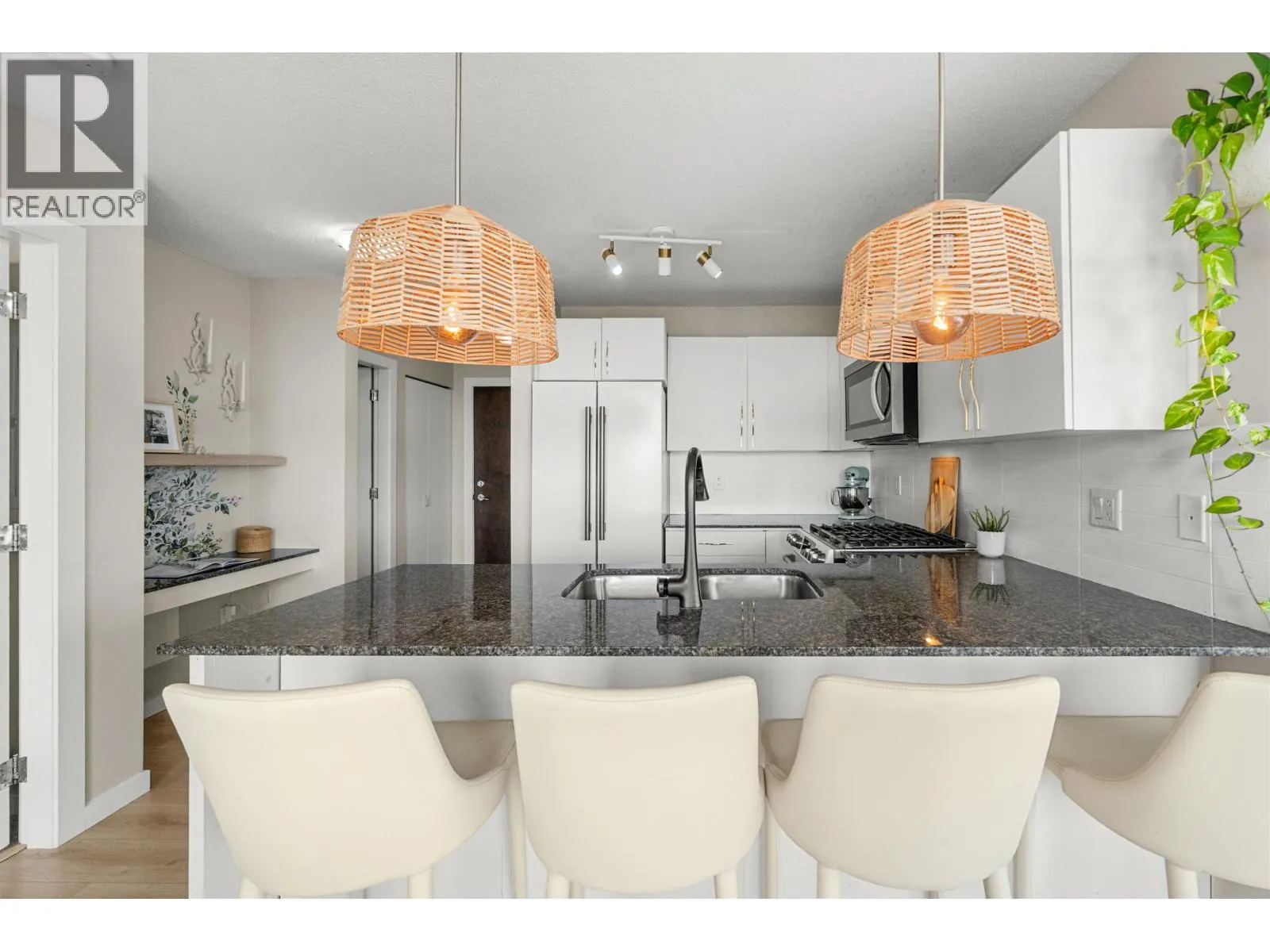 2306 4888 BRENTWOOD DRIVE