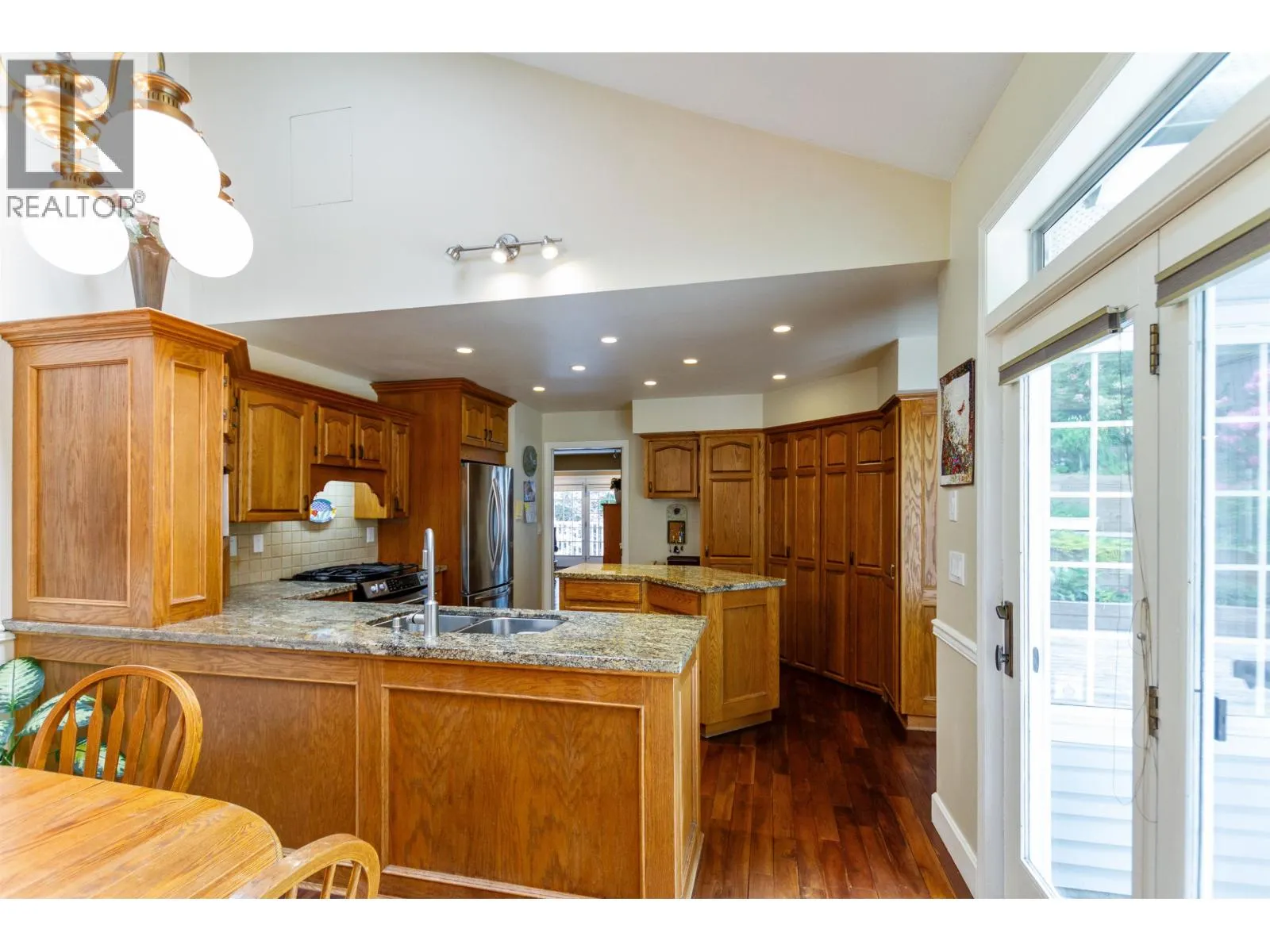 408 RIVERVIEW CRESCENT