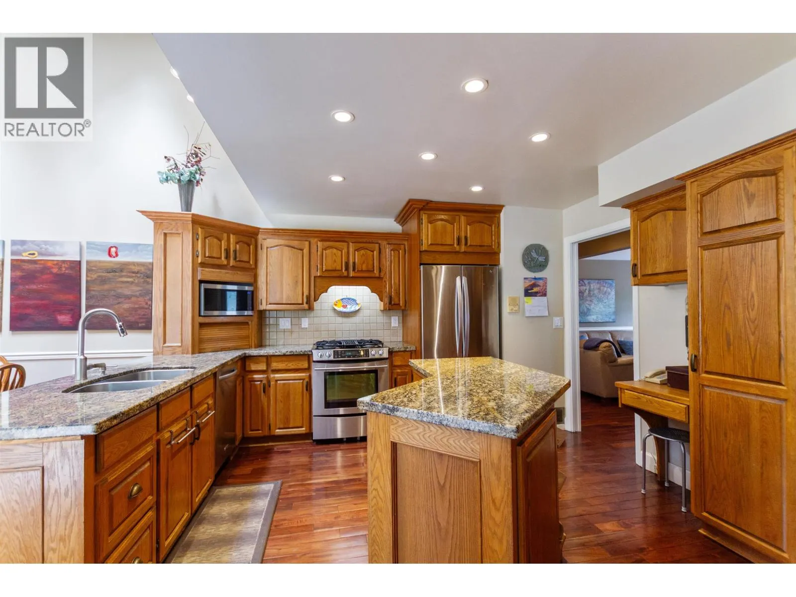 408 RIVERVIEW CRESCENT