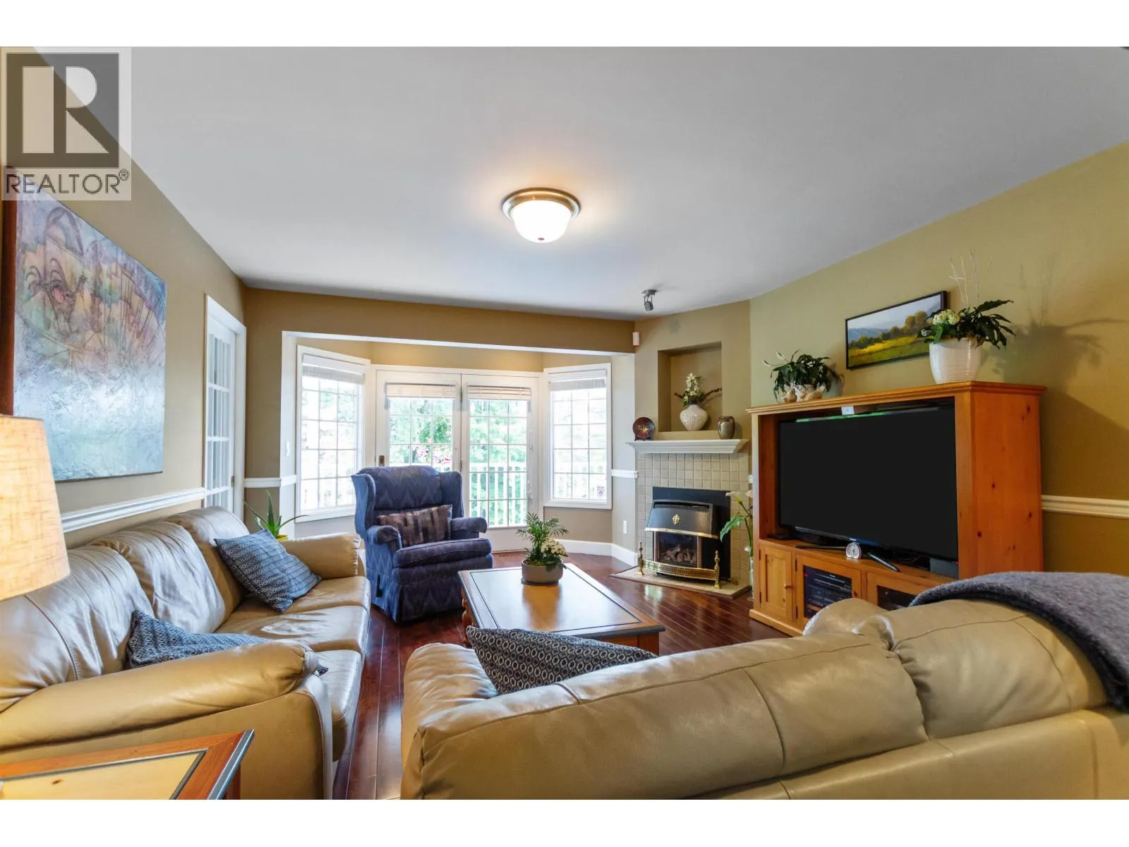 408 RIVERVIEW CRESCENT