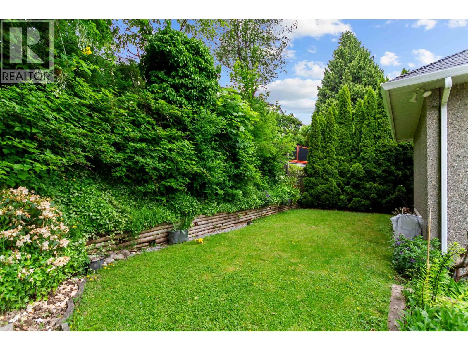408 RIVERVIEW CRESCENT