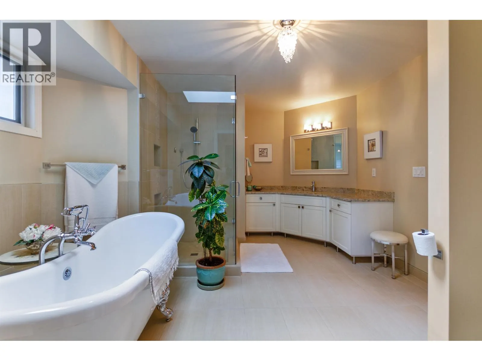 408 RIVERVIEW CRESCENT