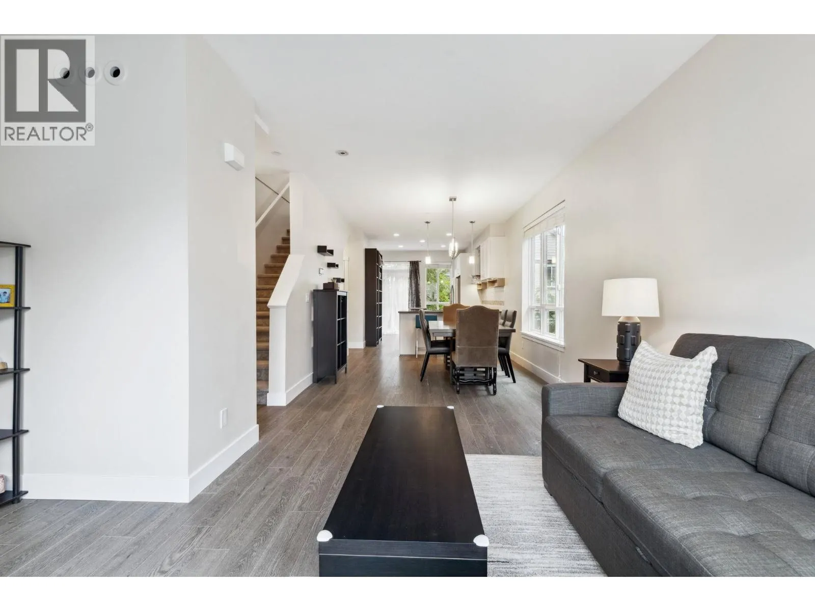 511 4688 HAWK LANE