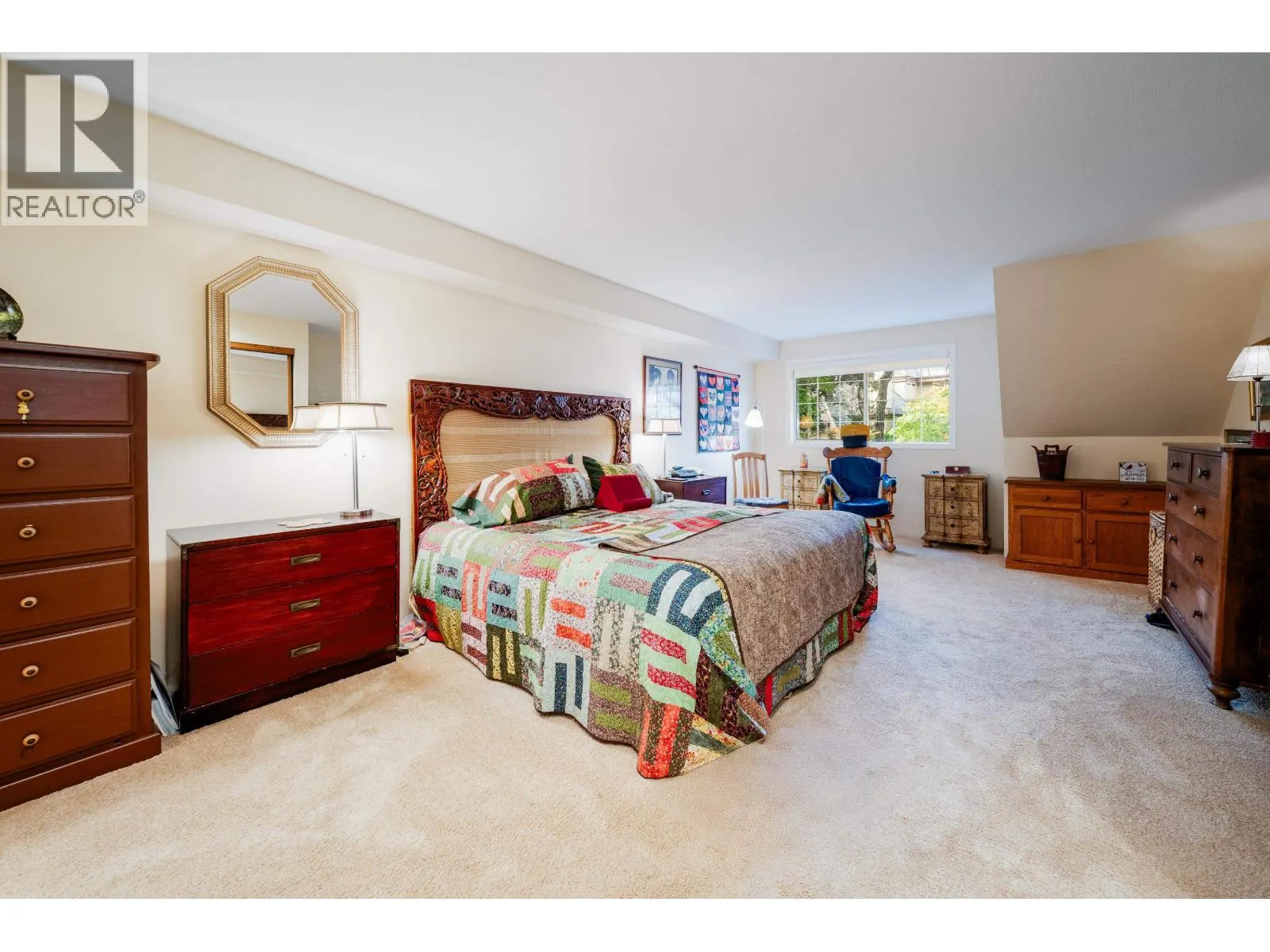 3945 CREEKSIDE PLACE