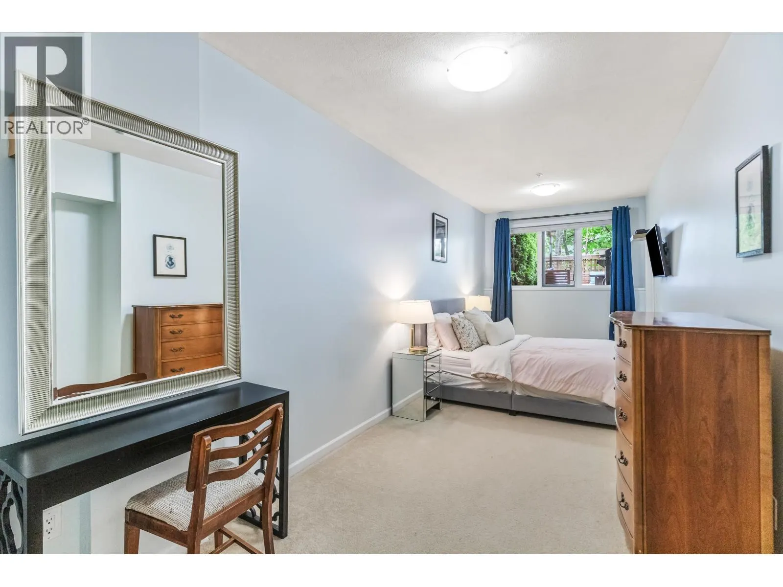 109 160 SHORELINE CIRCLE