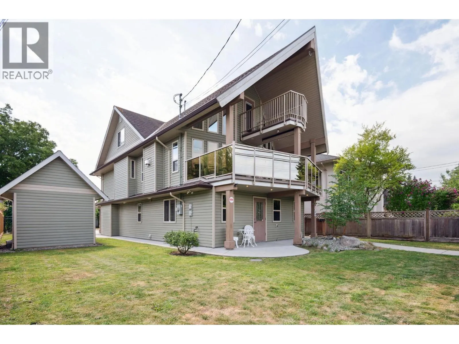 4394 RIVER ROAD WEST