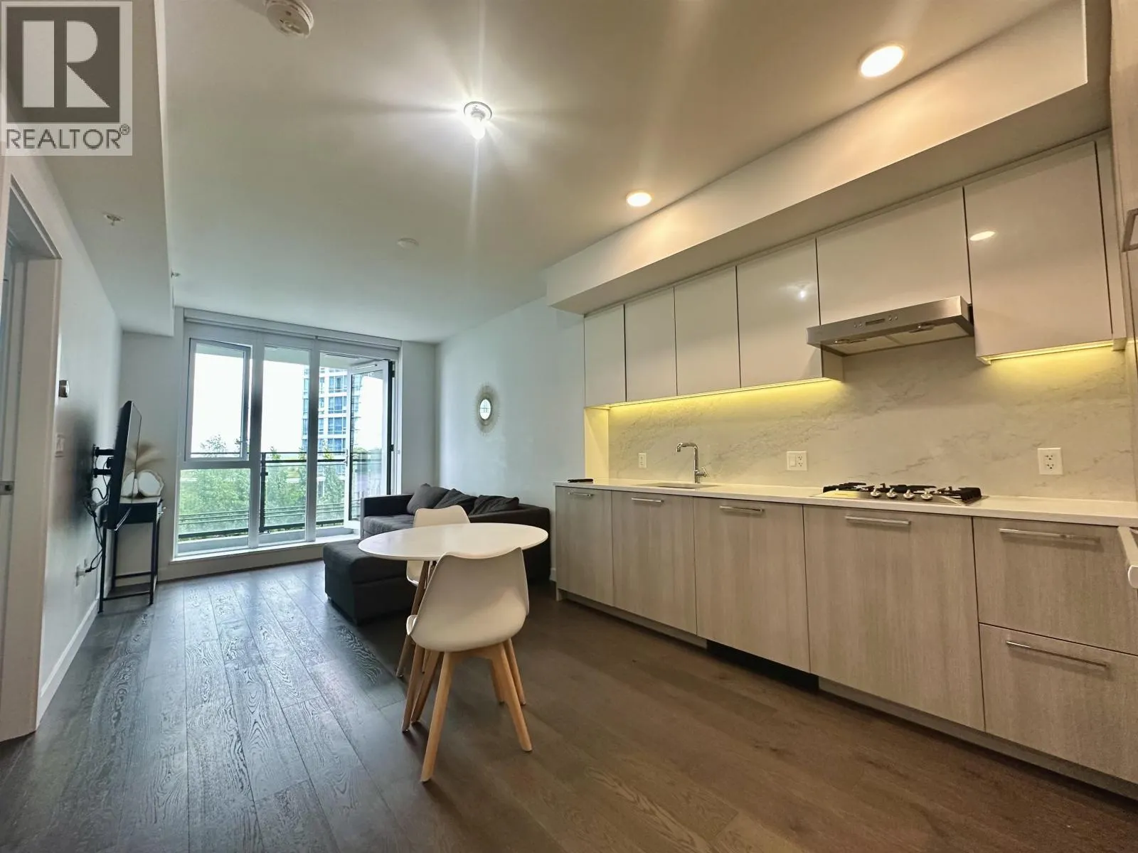 812 3200 CORVETTE WAY