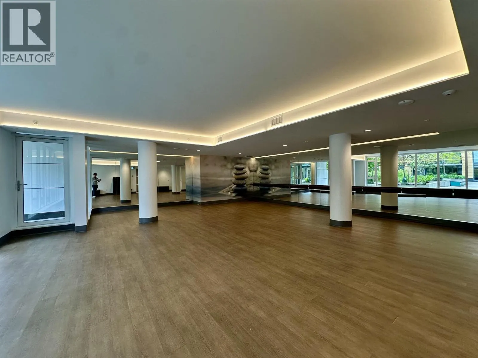 812 3200 CORVETTE WAY