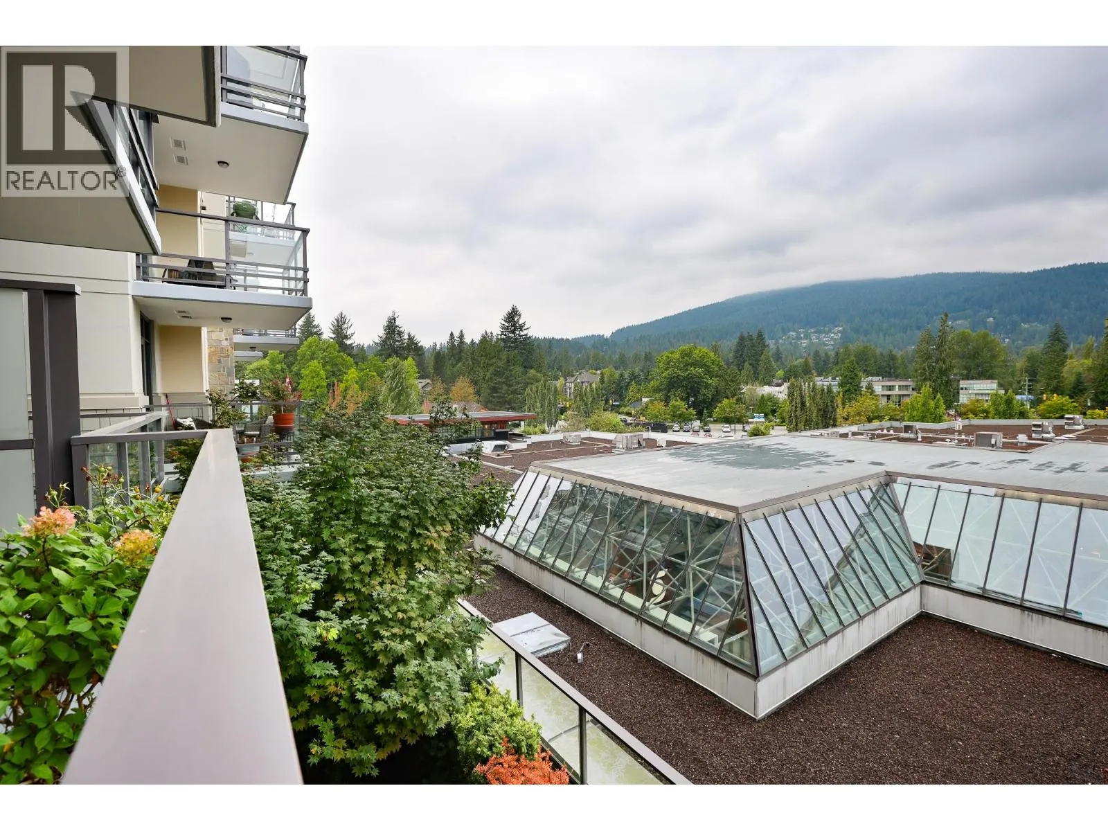 309 2780 VALLEY CENTRE AVENUE