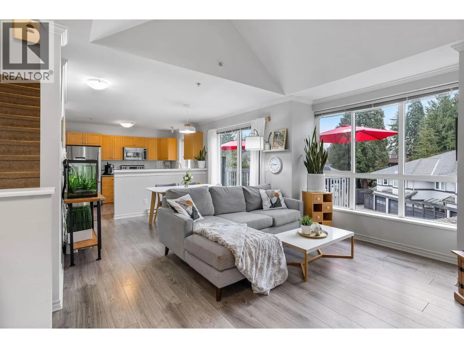 12-1071 LYNN VALLEY ROAD