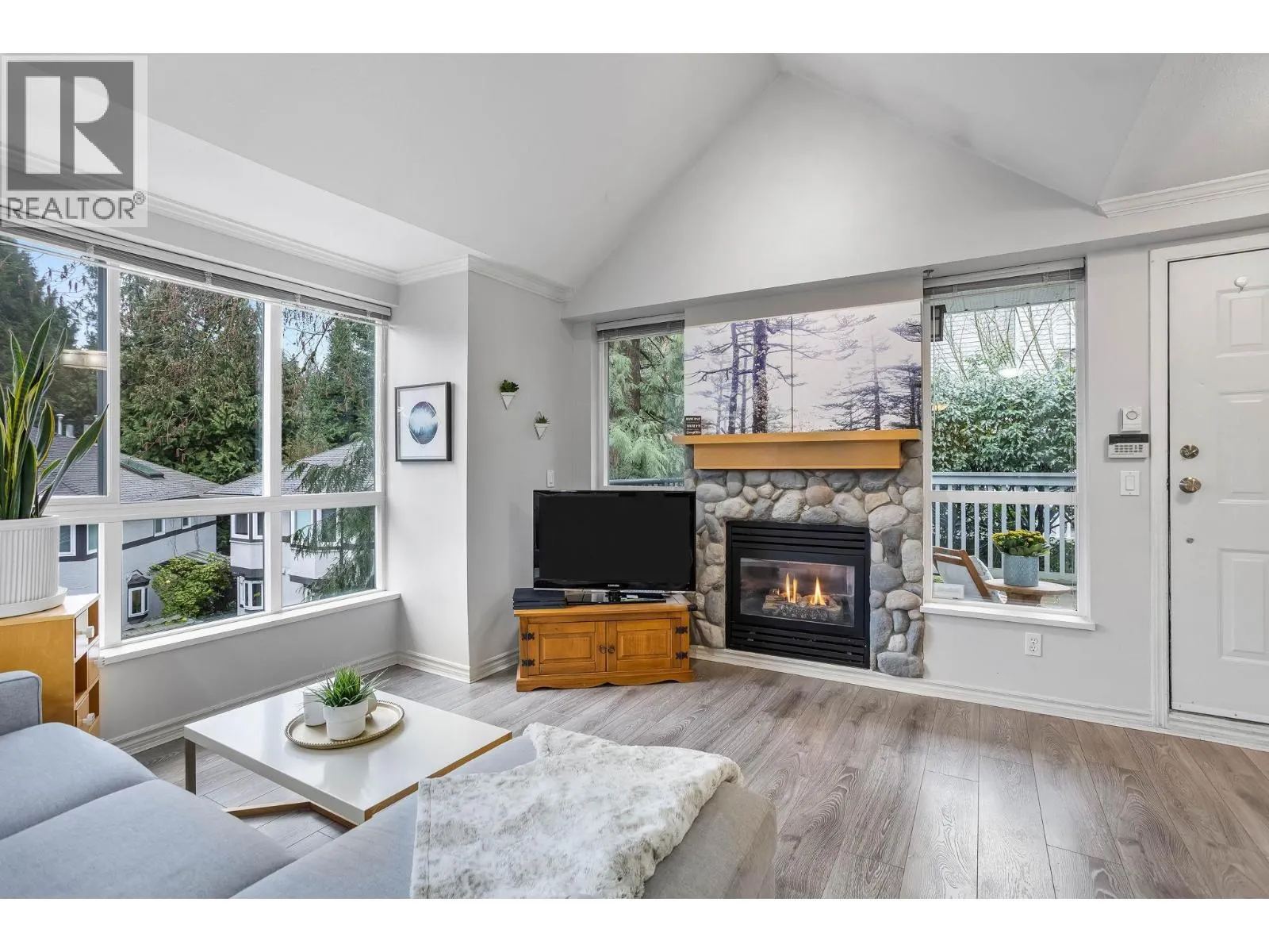 12-1071 LYNN VALLEY ROAD