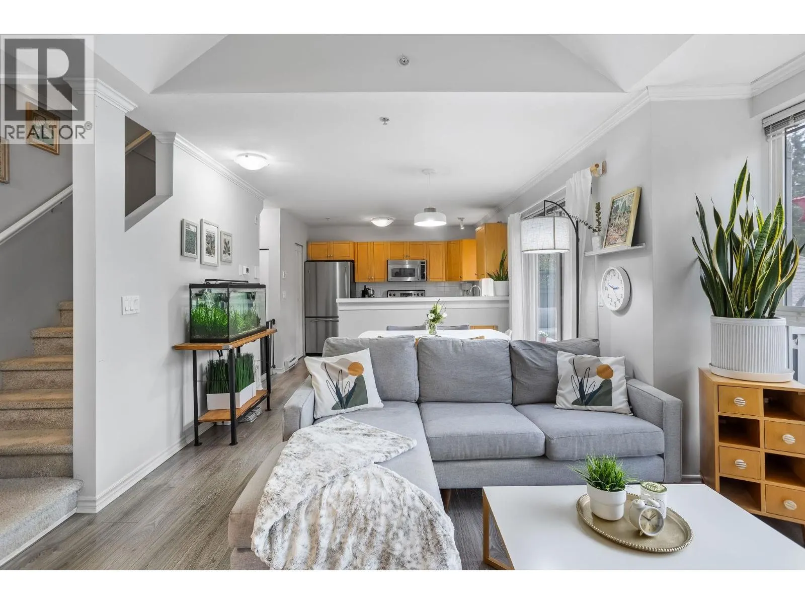 12-1071 LYNN VALLEY ROAD