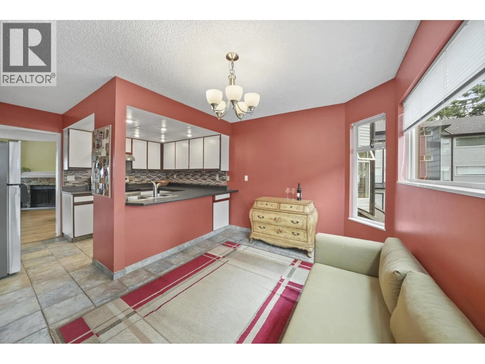 60 1195 FALCON DRIVE