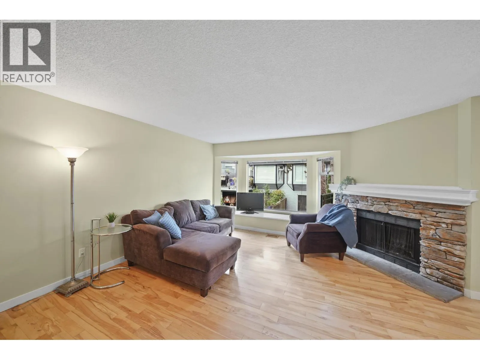 60 1195 FALCON DRIVE