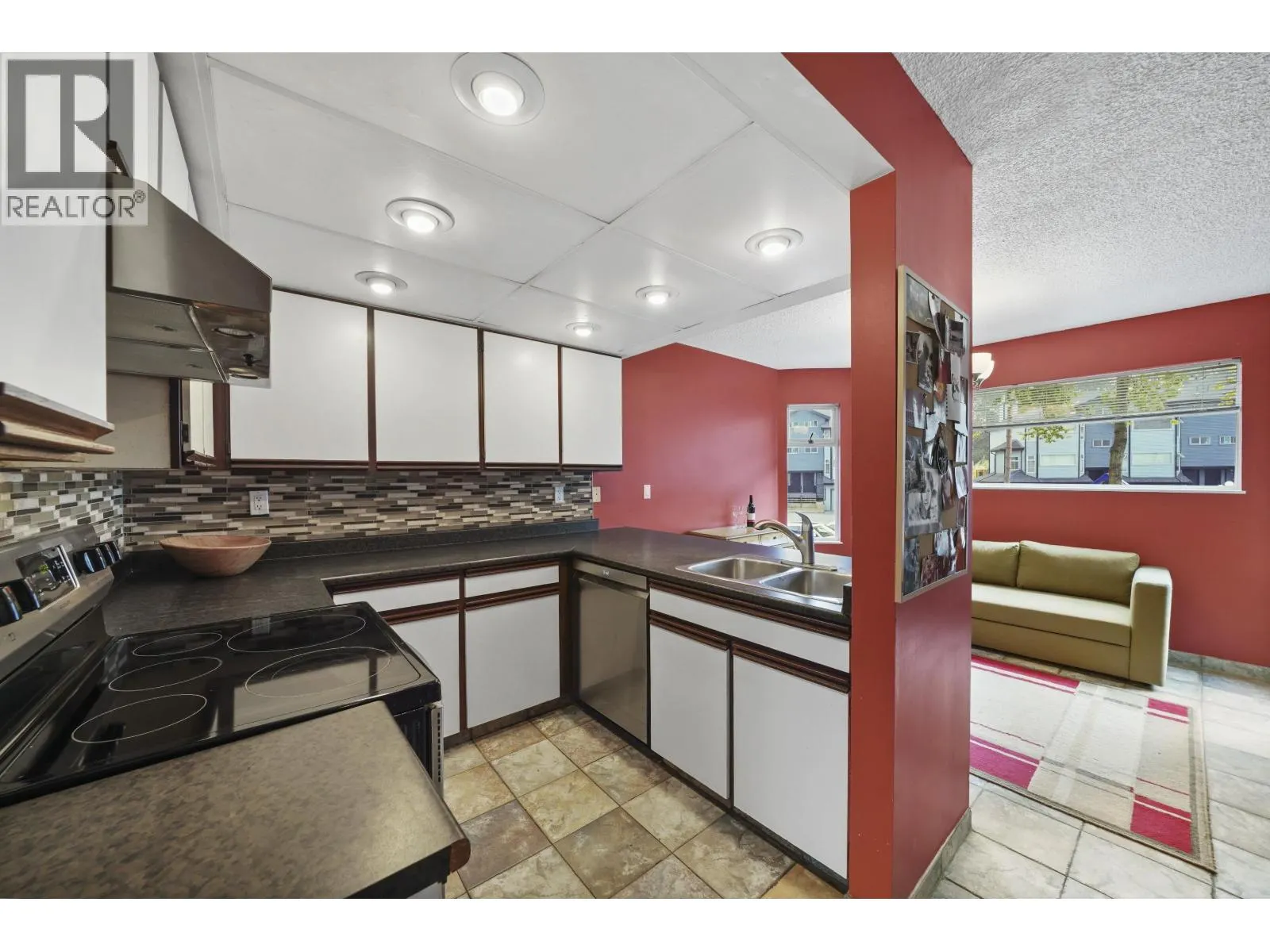 60 1195 FALCON DRIVE