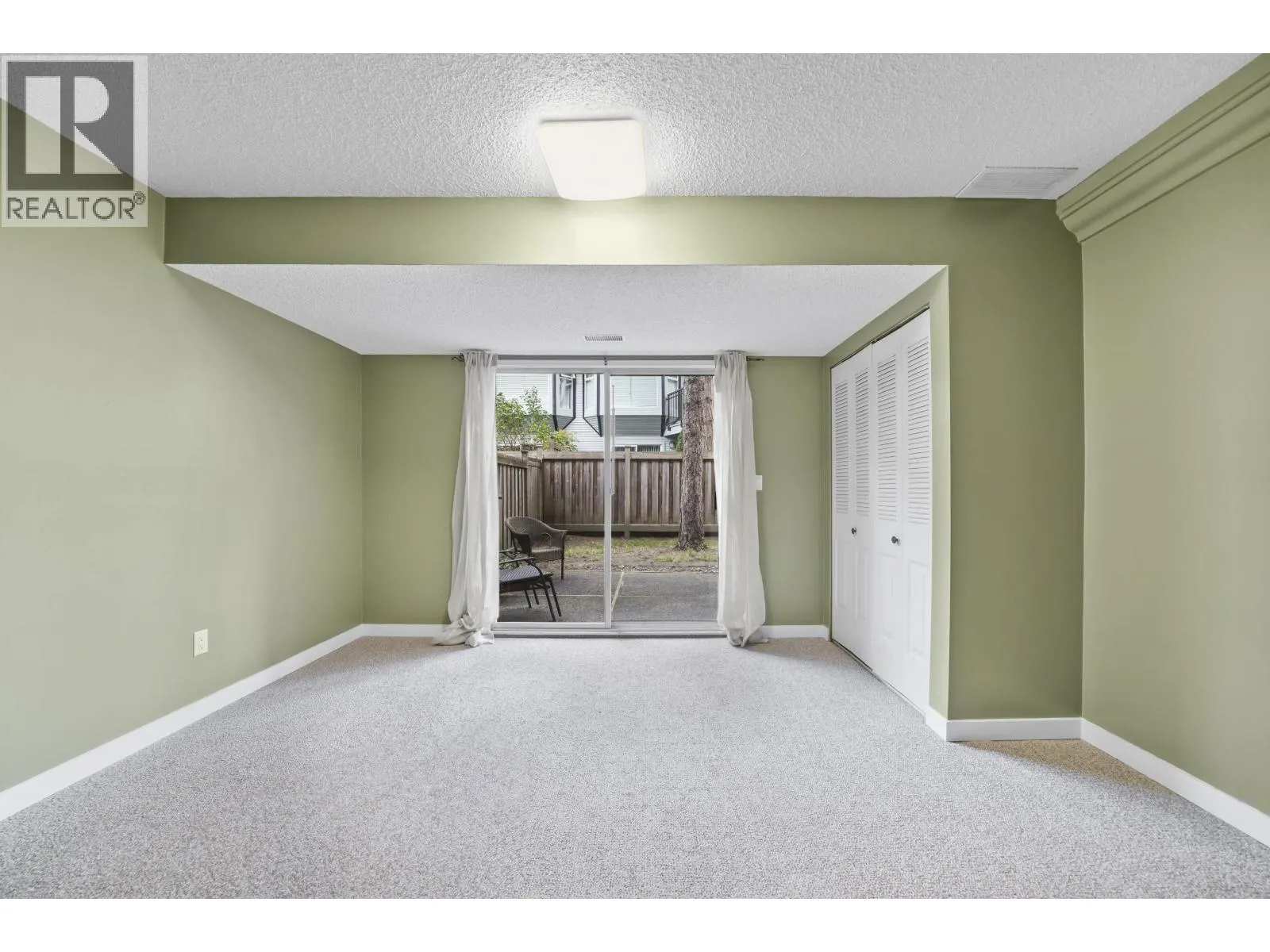 60 1195 FALCON DRIVE